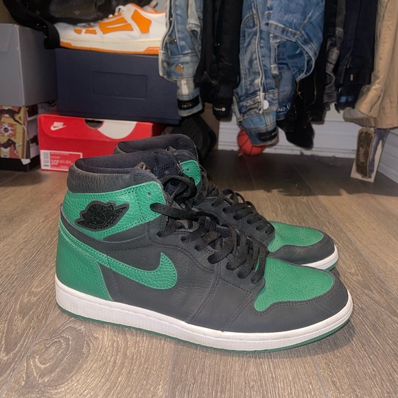 Jordan Other - Pine Green Jordan 1s